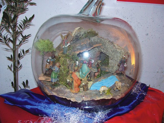 presepe in sfera di cristallo